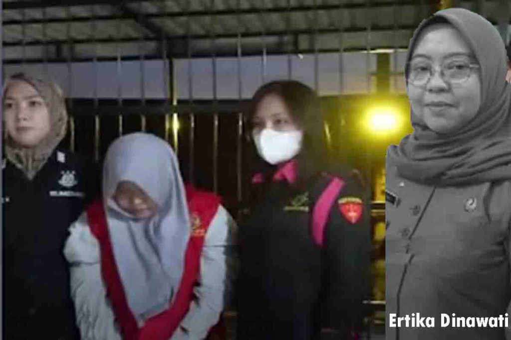 Ertika Dinawati saat ditahan Kejati Jawa Timur