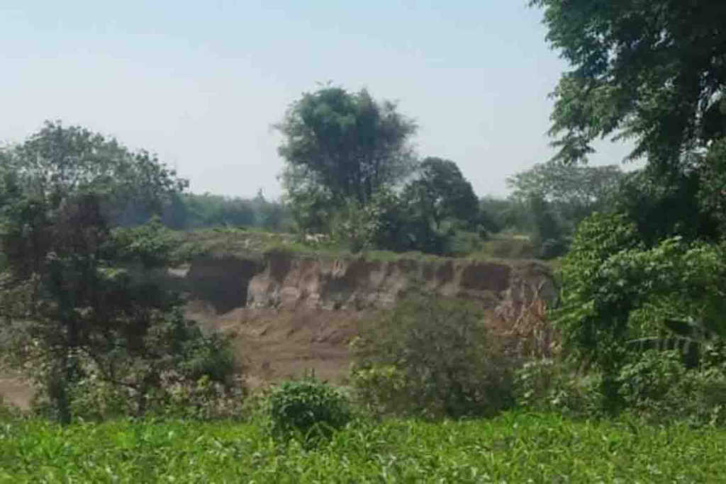 Lokasi tambang galian c di Desa Kutoporong