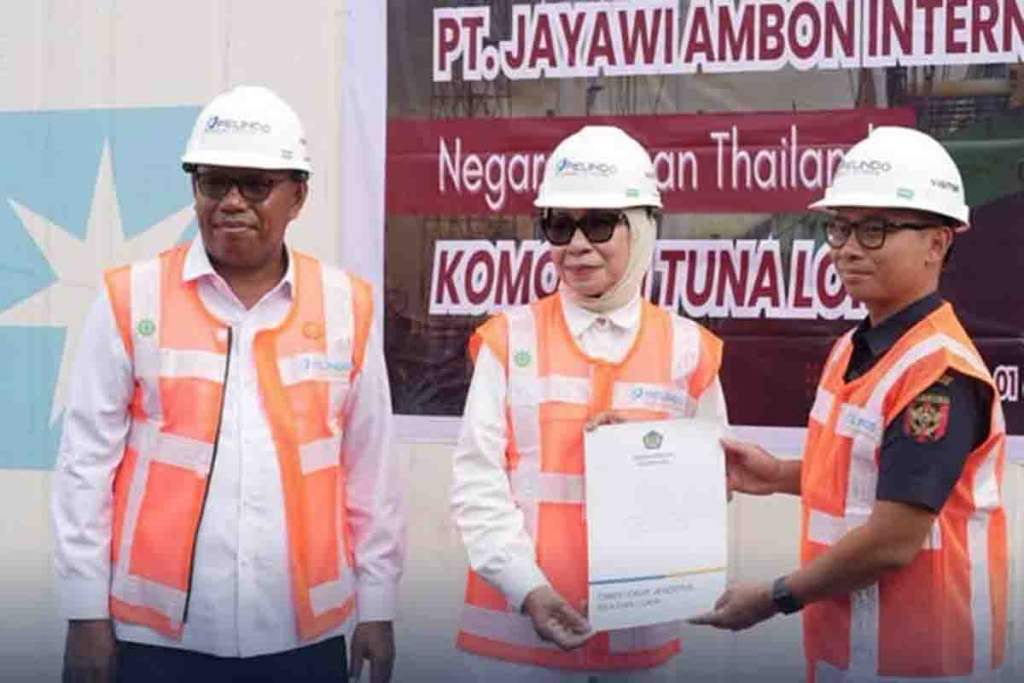 Pemberangkatan ekspor ikan tuna loin beku ke Thailand secara simbolik
