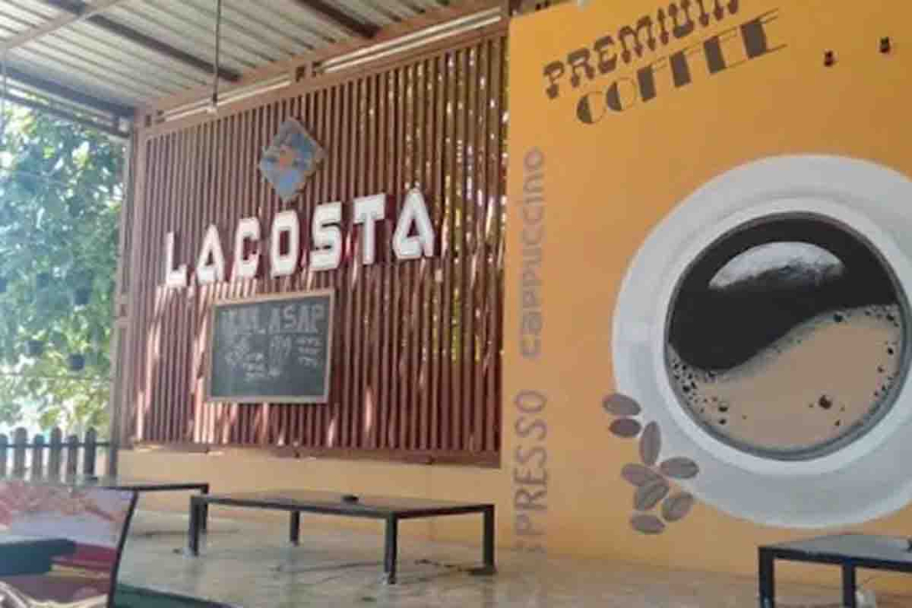 Cafe Lacosta milik Rahmatullah di Jalan Raya Tlanakan, Kabupaten Pamekasan.