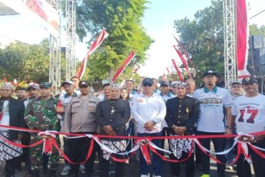 Pembukaan karnaval Kemerdekaan RI di Desa Sekargadung
