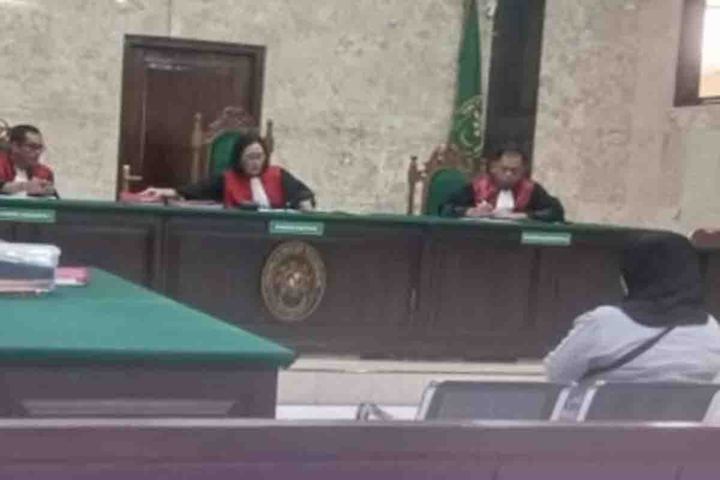 Eko Yuliasih saat jalani sidang di Pengadilan Negeri Tulungagung