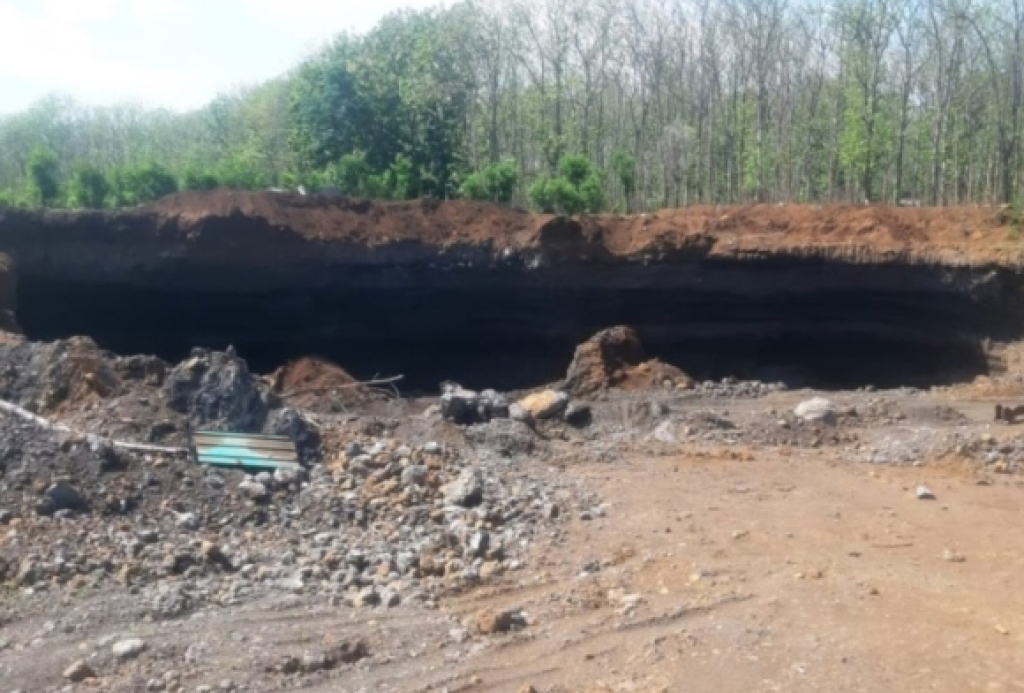 Lahan tambang di Desa Bangsring, Kecamatan Wongsorejo, Banyuwangi, yang dikelola Pepeng