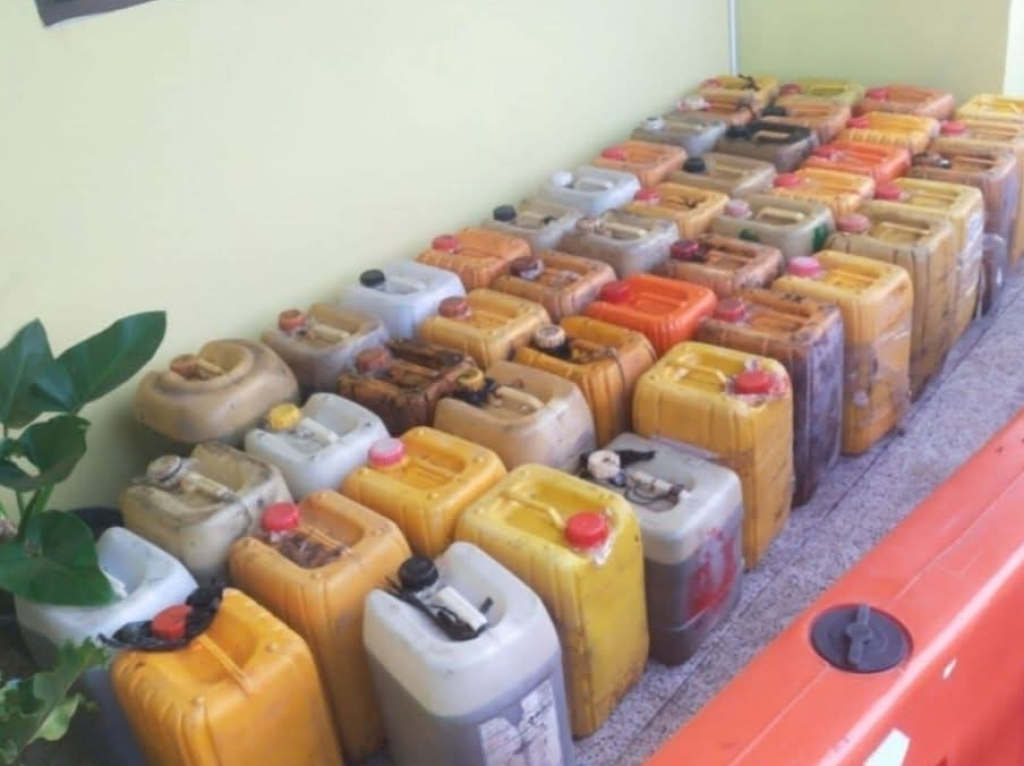 Barang bukti jerigen berisi 800 liter Solar subsidi yang diamankan Satpol Airud Polresta Pangkal Pinang