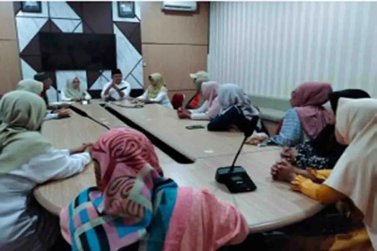 Pertemuan antara Kepala SDN 248 Gresik, Komite, perwakilan Wali Murid, bersama Dinas Pendidikan Gresik