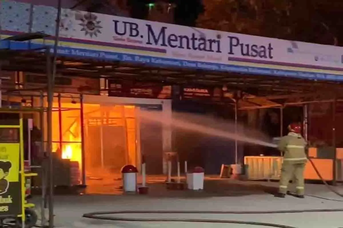 Dugaan Penyebab Kebakaran Toko Mentari Pusat di Desa Balerejo Madiun