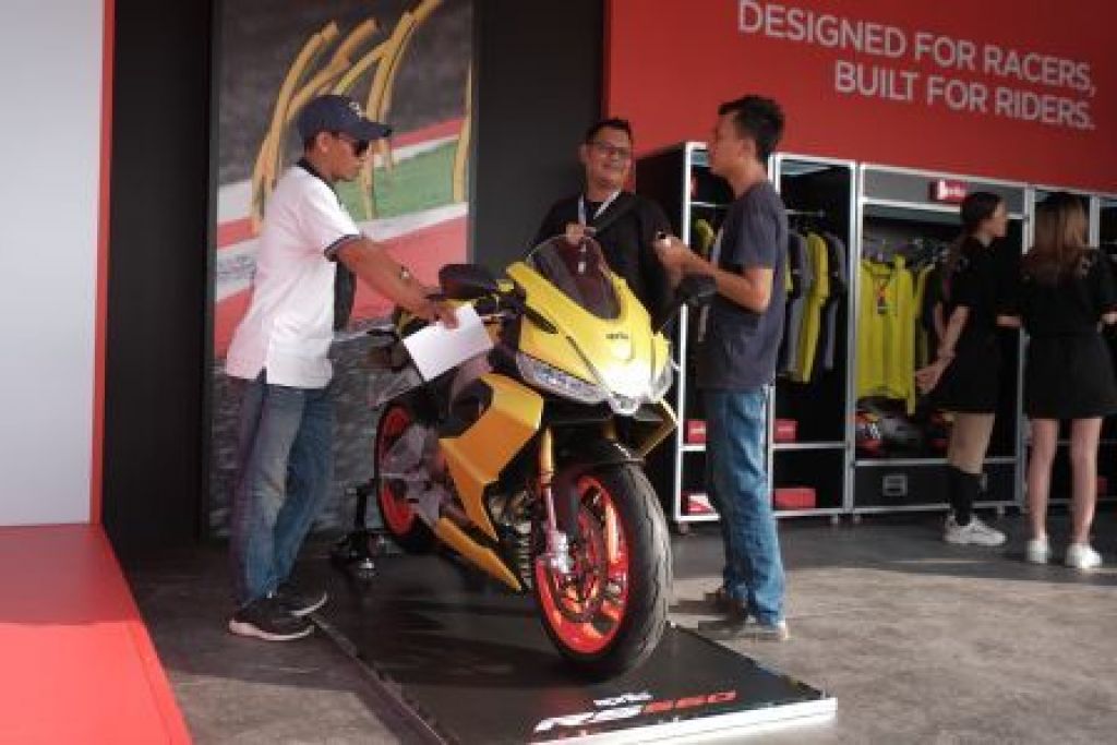 Aprilia SR-GT Replica