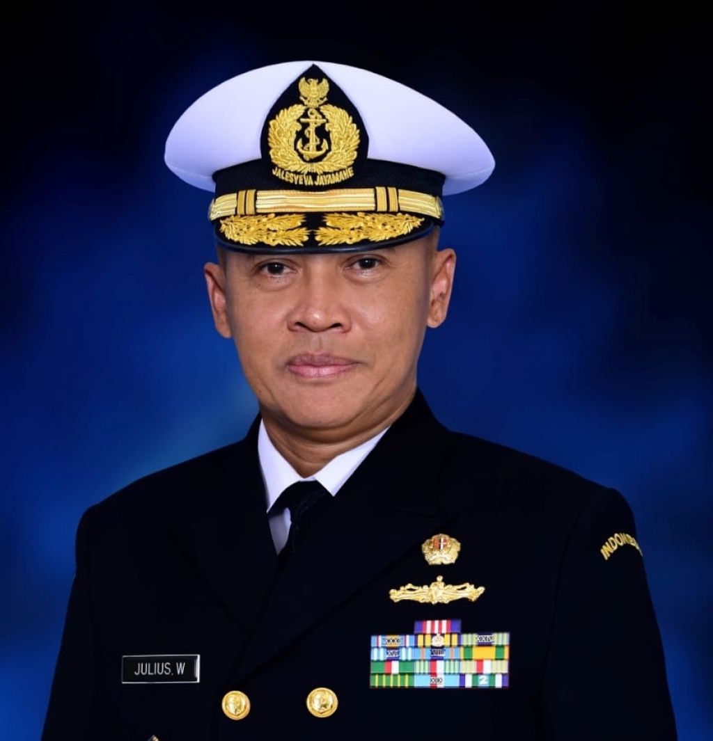 Kapuspen TNI, Laksda TNI Julius Widjojono.