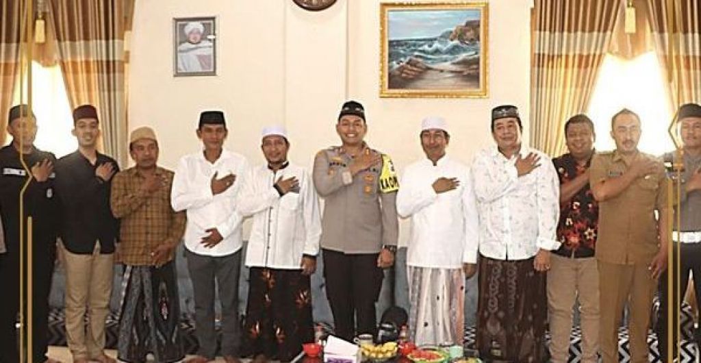 AKBP Teuku Arsya Khadafi melaksanakan silaturahmi di Pondok Pesantren Nurul Qodim 