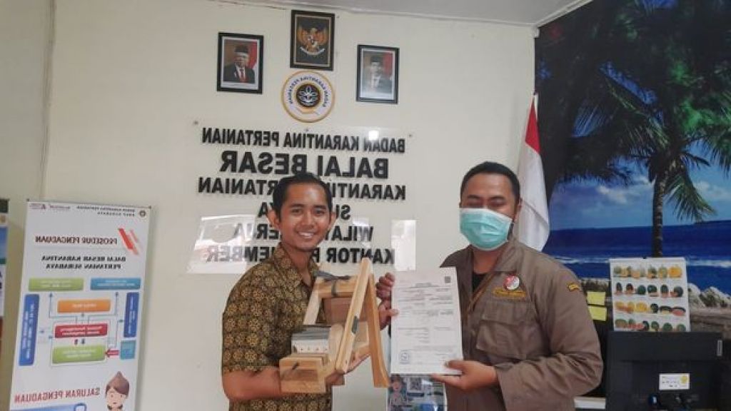 Alat pembuat linting tembakau usai diperiksa Balai Karantina Surabaya