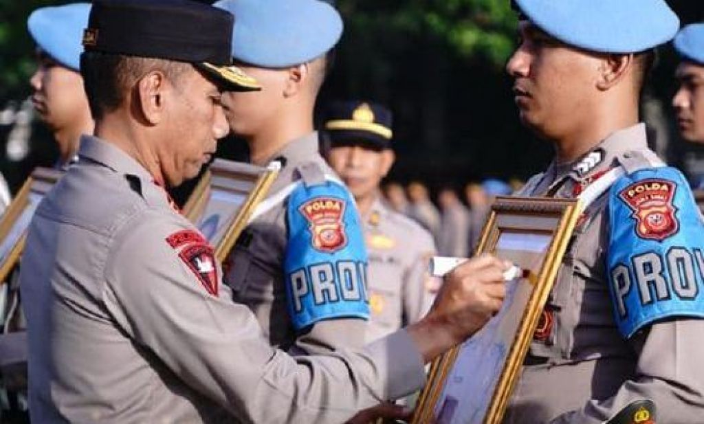 Irjen Pol Akhmad Wiyagus melaksanakan Upacara Pemberhentian Tidak Dengan Hormat
