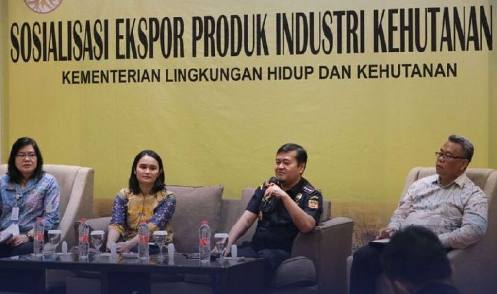 Sosialisasi ketentuan ekspor produk industri kehutanan kepada para eksportir