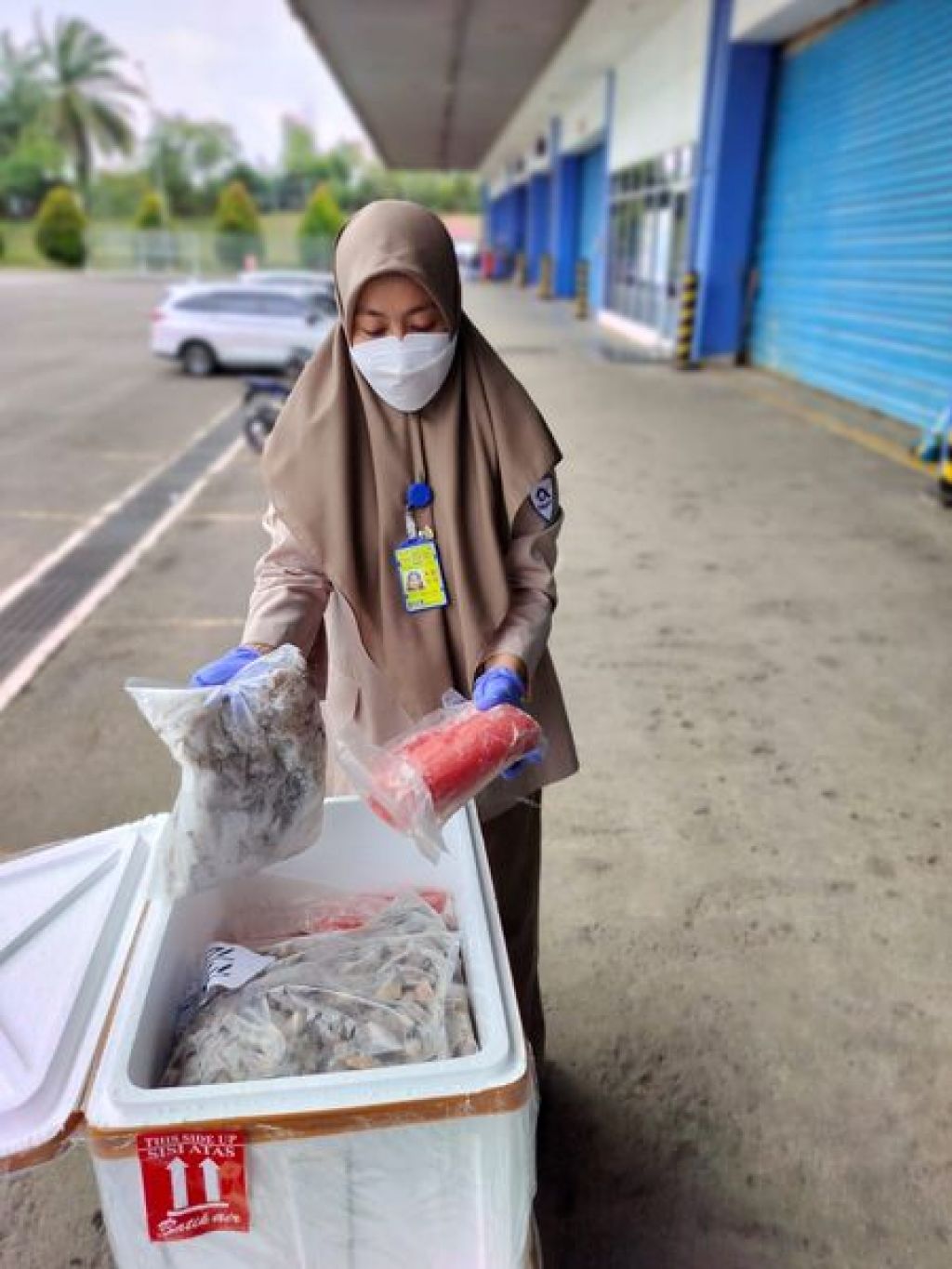 Pemeriksaan sebanyak 65 kilogram bahan baku hidangan ala Jepang