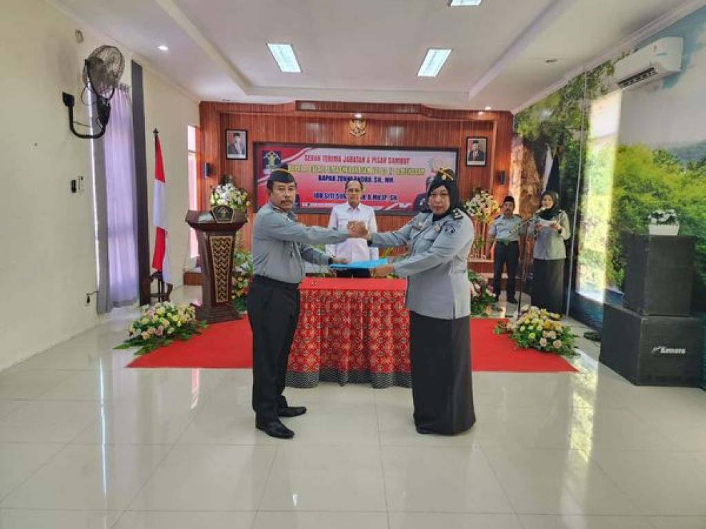 Serah terima jabatan Kepala Bapas Pamekasan