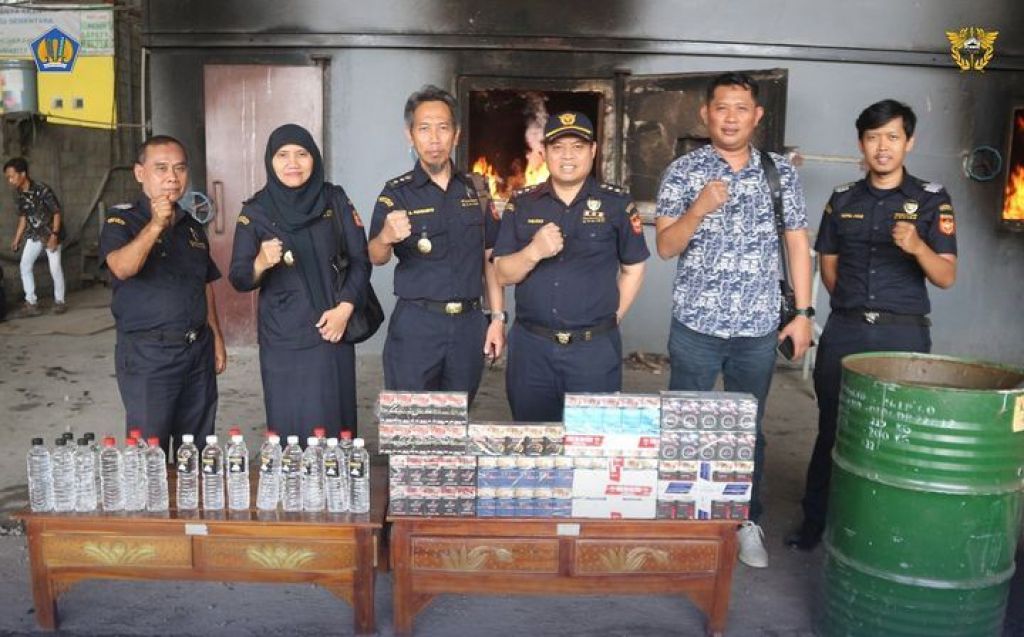 Pemusnahan terhadap barang ilegal hasil penindakan