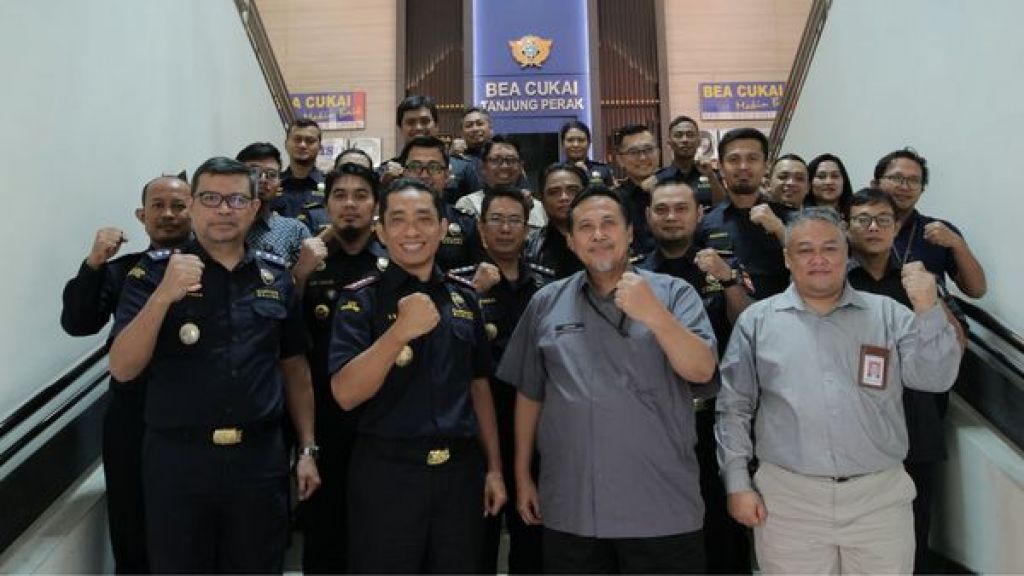 Bea Cukai Tanjung Perak menerima kunjungan dari Tim Secondment Kantor Wilayah DJBC Jawa Timur I
