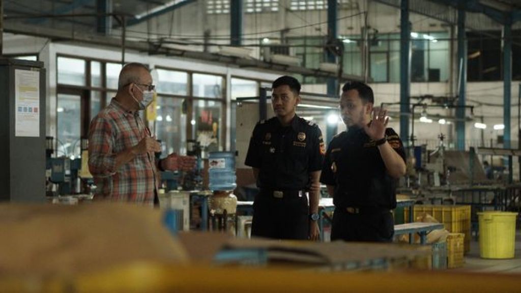 Bea Cukai Tanjung Perak melakukan monitoring ke perusahaan MITA