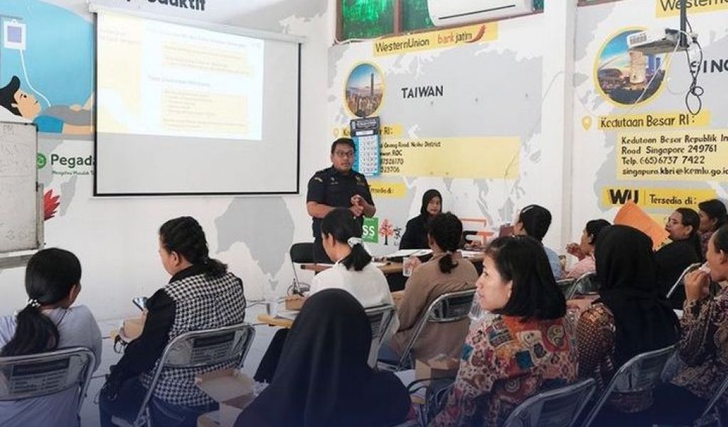 Pelatihan aturan kepabeanan kepada calon Pekerja Migran Indonesia