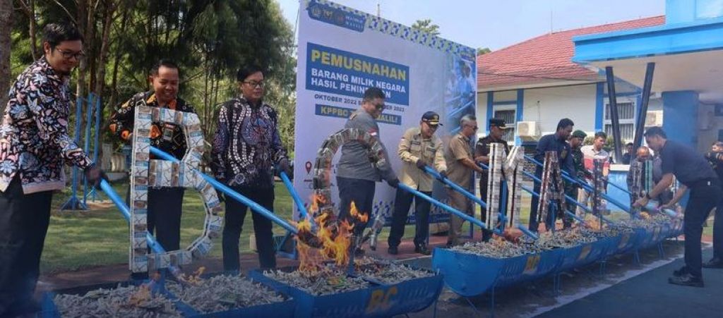 Pemusnahan 1.086.950 batang rokok ilegal