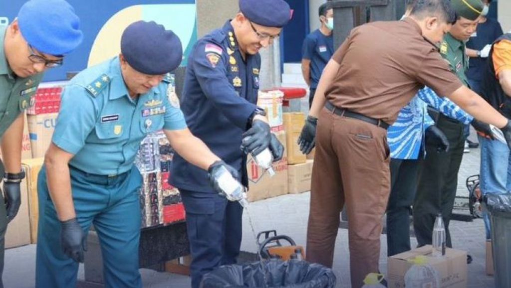 Pemusnahan barang kena cukai ilegal
