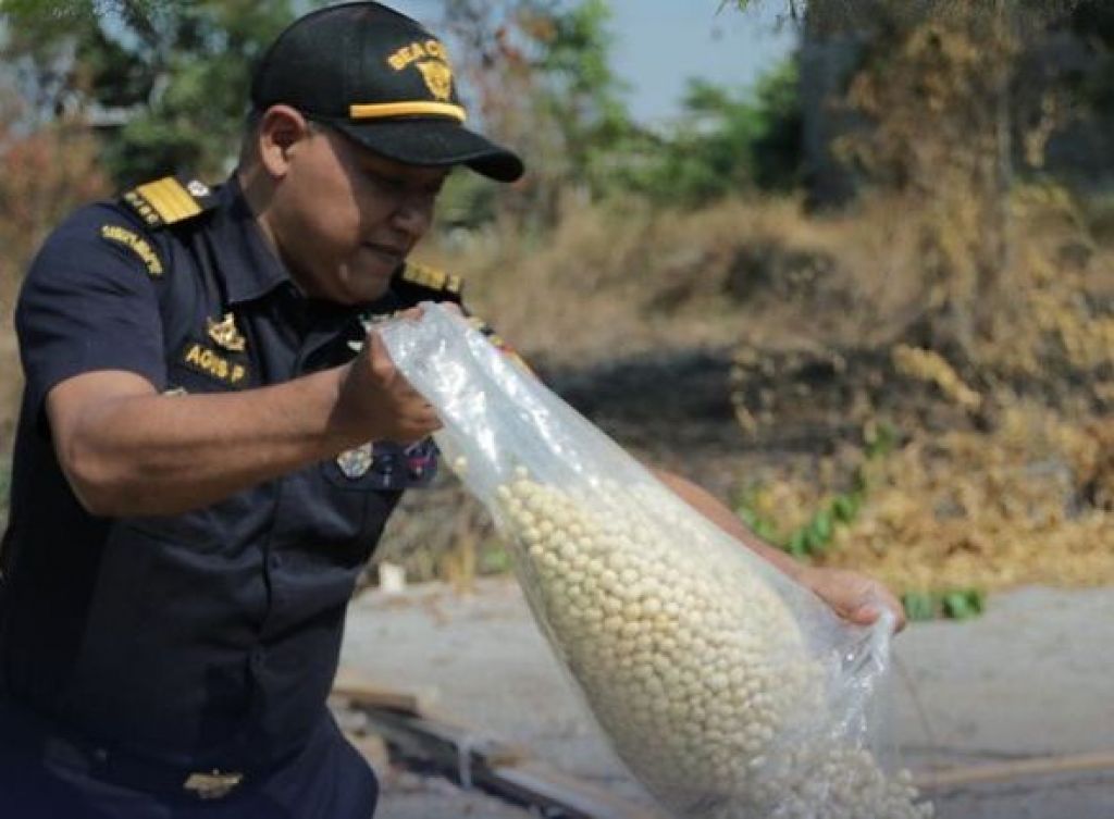 Bea Cukai Tanjung Perak musnahkan barang-barang ilegal