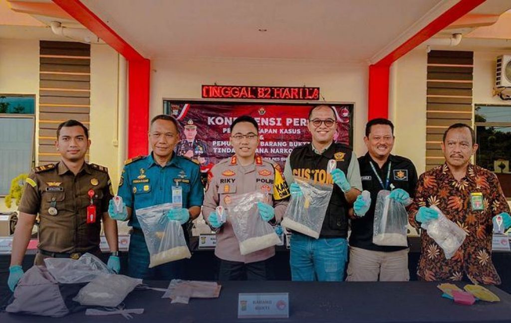 Bea Cukai Tanjungpinang dan Polres Bintan memusnahkan barang bukti penindakan narkotika