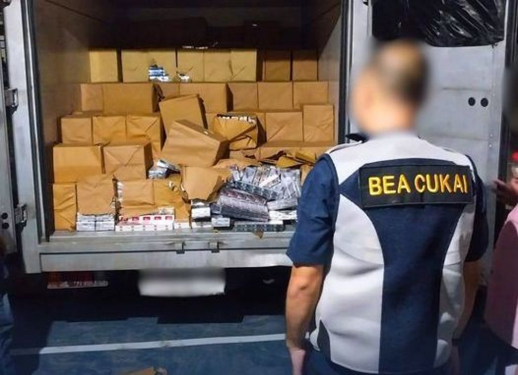 Kendaraan yang mengangkut rokok ilegal