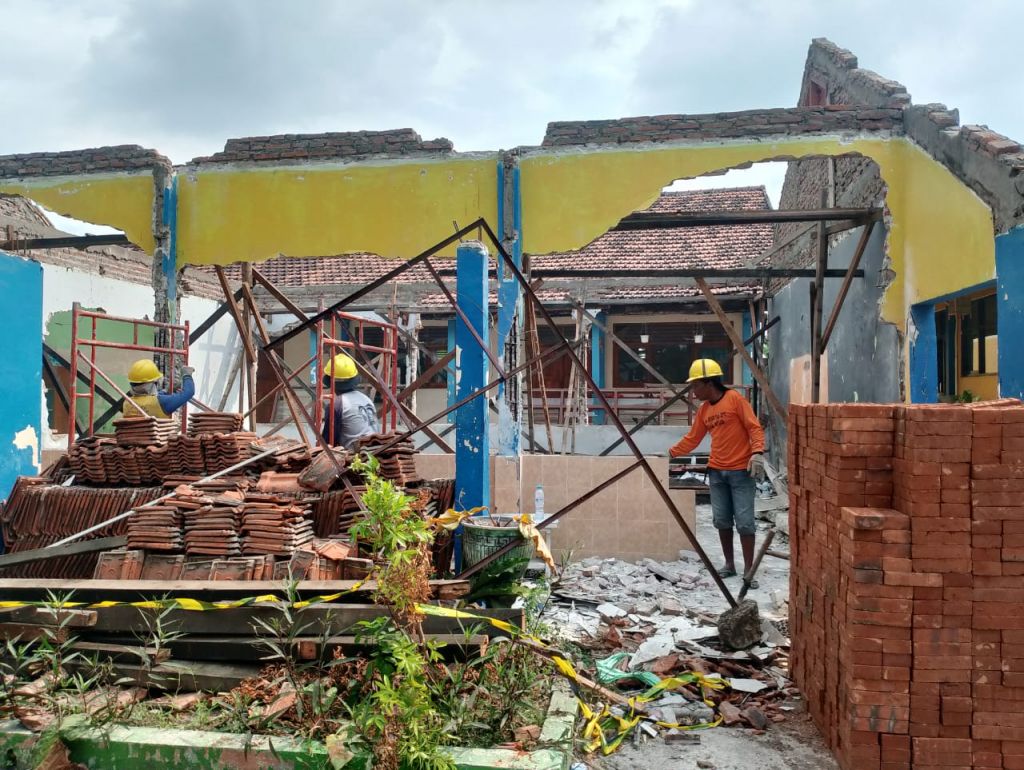Pembangunan ruang di SMPN 1 Benjeng menggunakan DAK Fisik