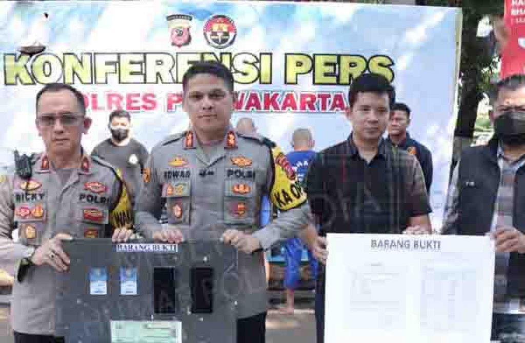 Polres Purwakarta menggelar konferensi pers penangkapan debt collector