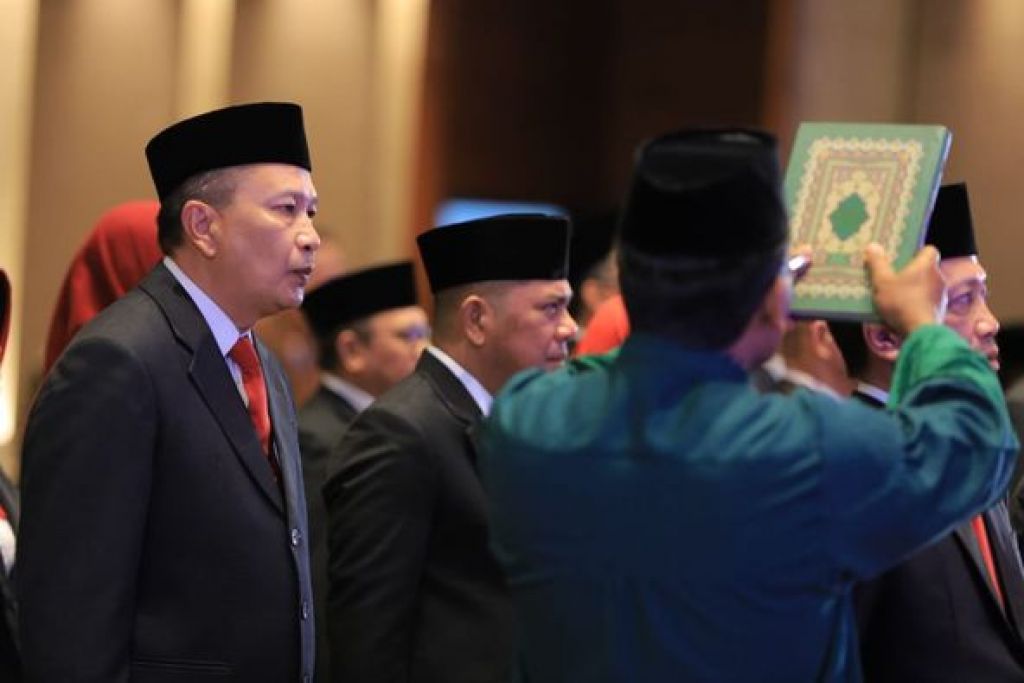 Heny Yuwono dan Kadivyankum dan HAM Nur Ichwan dilantik sebagai anggota Majelis Pengawas Wilayah Notaris