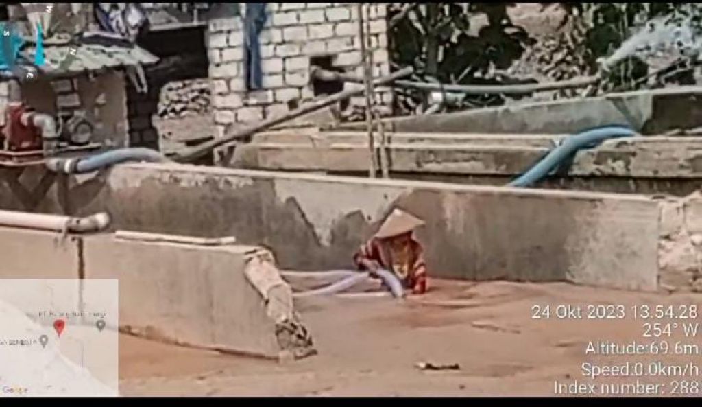 Kegiatan usaha pencucian pasir di Desa Punggulrejo