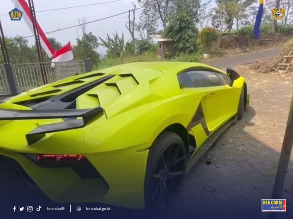 Ekspor perdana fiberglass