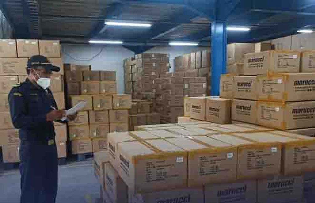 Ekspor sarung tangan produksinya sejumlah 695 CT gloves