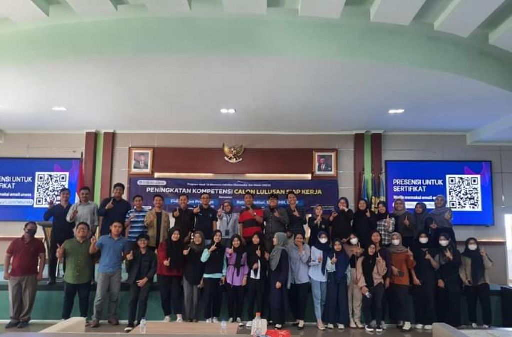 Pelatihan Peningkatan Kompetensi Calon Lulusan Siap Kerja
