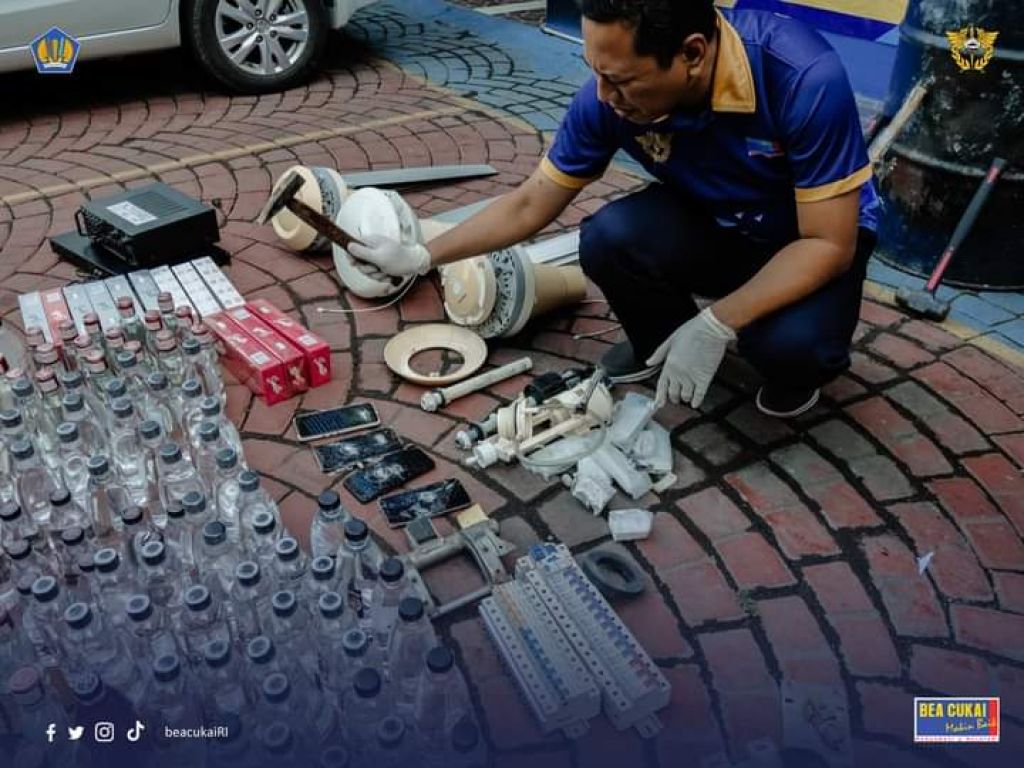 Pemusnahan rokok dan minuman mengandung etil alkohol