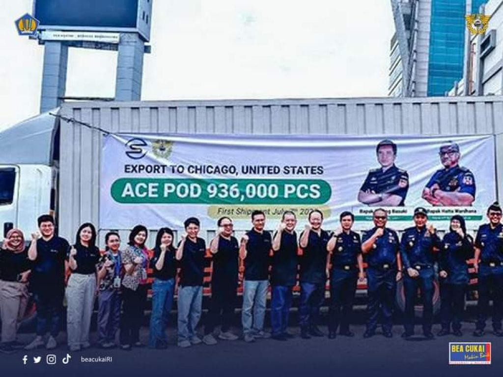 Bea Cukai Pasuruan melepas ekspor perdana ratusan ribu rokok elektrik
