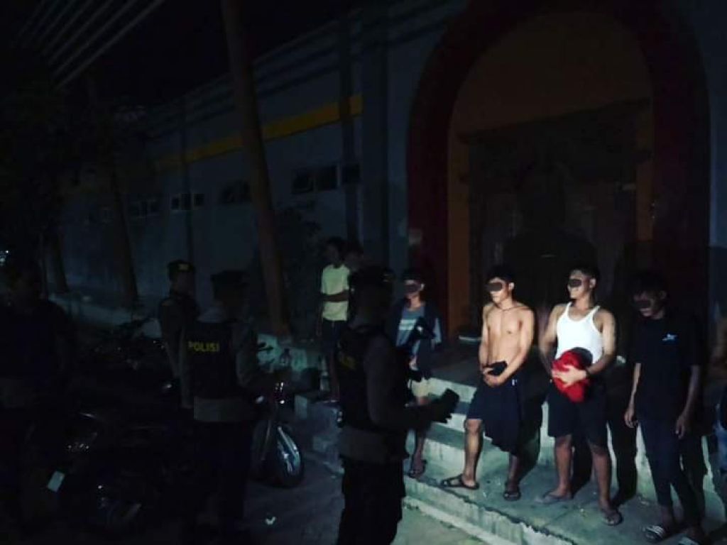 7 pemuda yang diciduk karena pesta miras