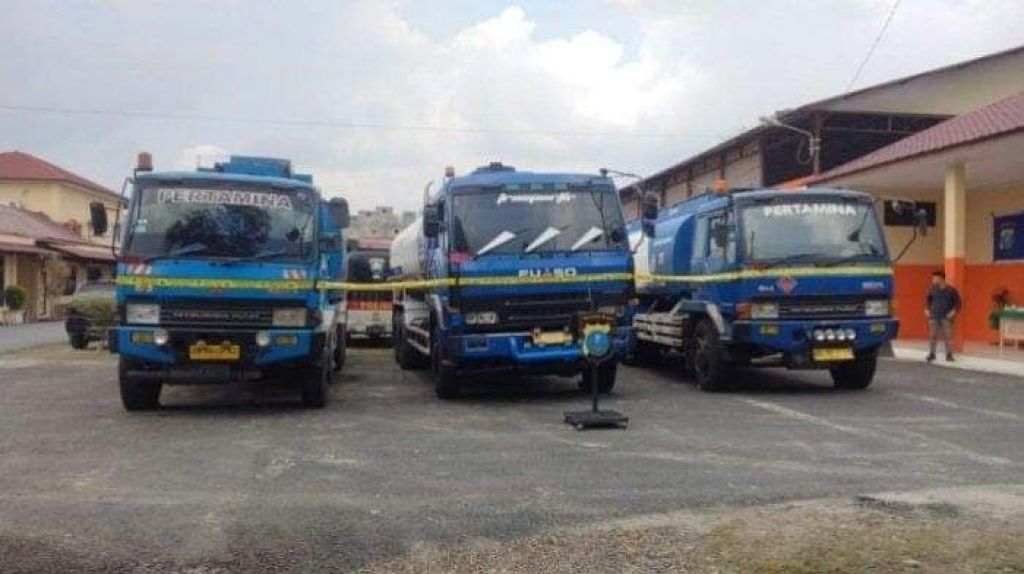Tangki pengangkut bbm ilegal di Polda Sumut