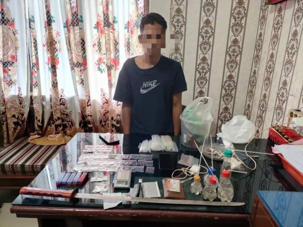 Rusli dan barang bukti narkoba