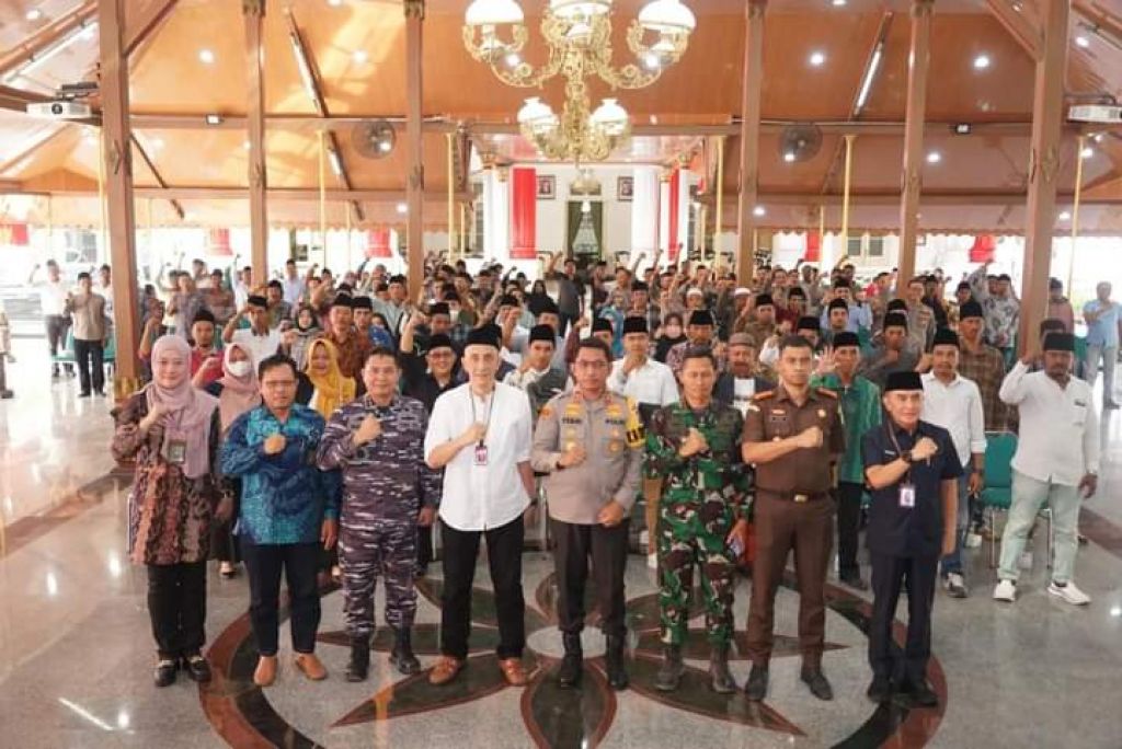 menggelar deklarasi damai PIlkades serentak di Pendopo Agung Bangkalan