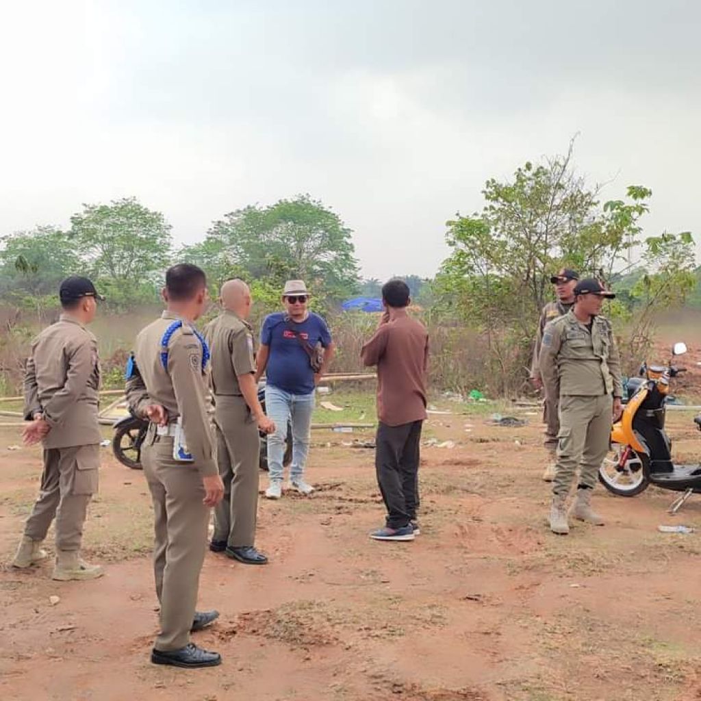 Satpol PP Kabupaten Tangerang hentikan aktivitas galian c