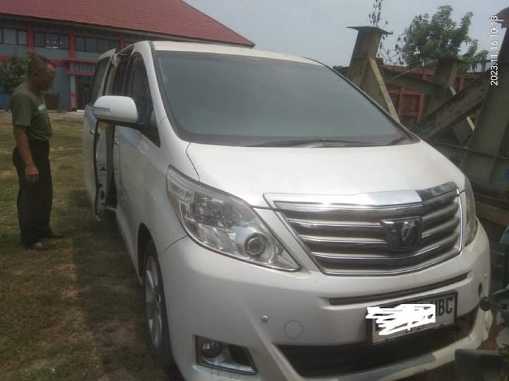 Mobil yang dititipkan oleh Kejari Kabupaten Mojokerto