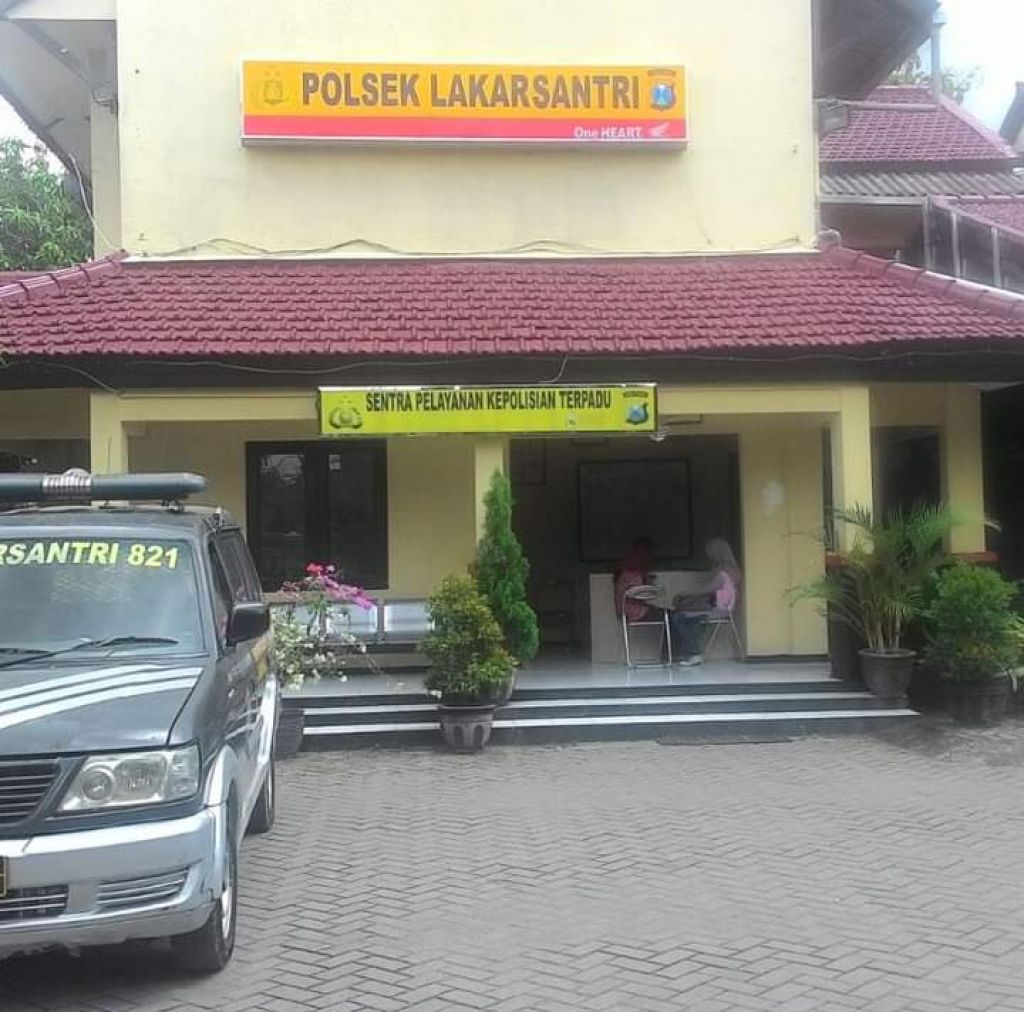 Polsek Lakarsantri