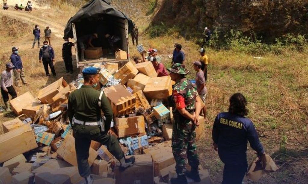 Pemusnahan barang bukti rokok ilegal tanpa cukai