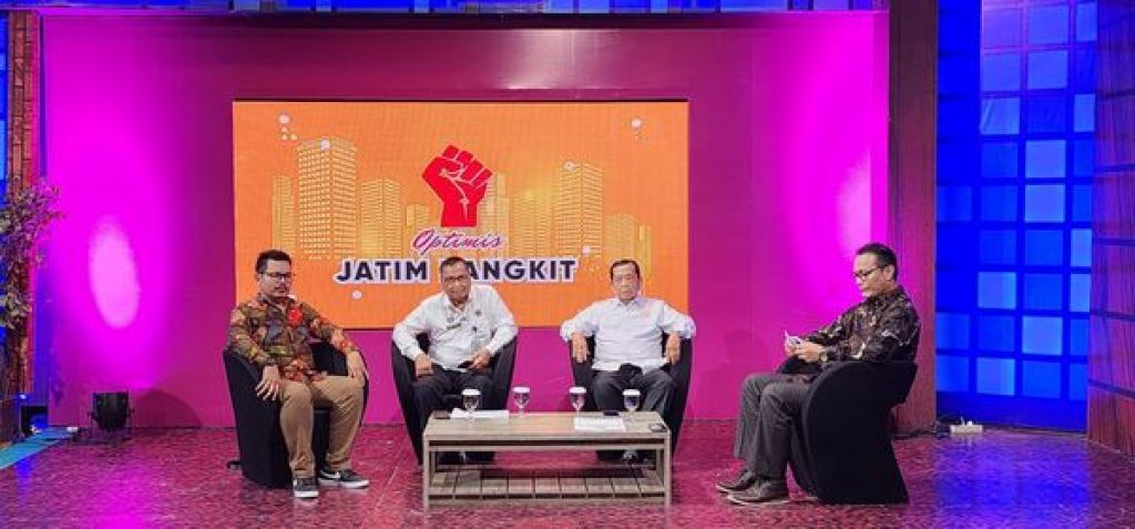 Kadiv Yankumham Subianta Mandala berdiskusi dengan Ketua dan Tenaga Ahli Bapemperda DPRD Provinsi Jawa Timur