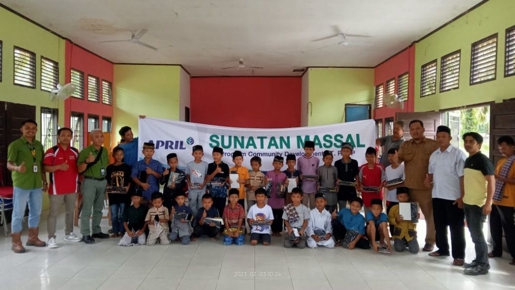 Peserta sunatan massal