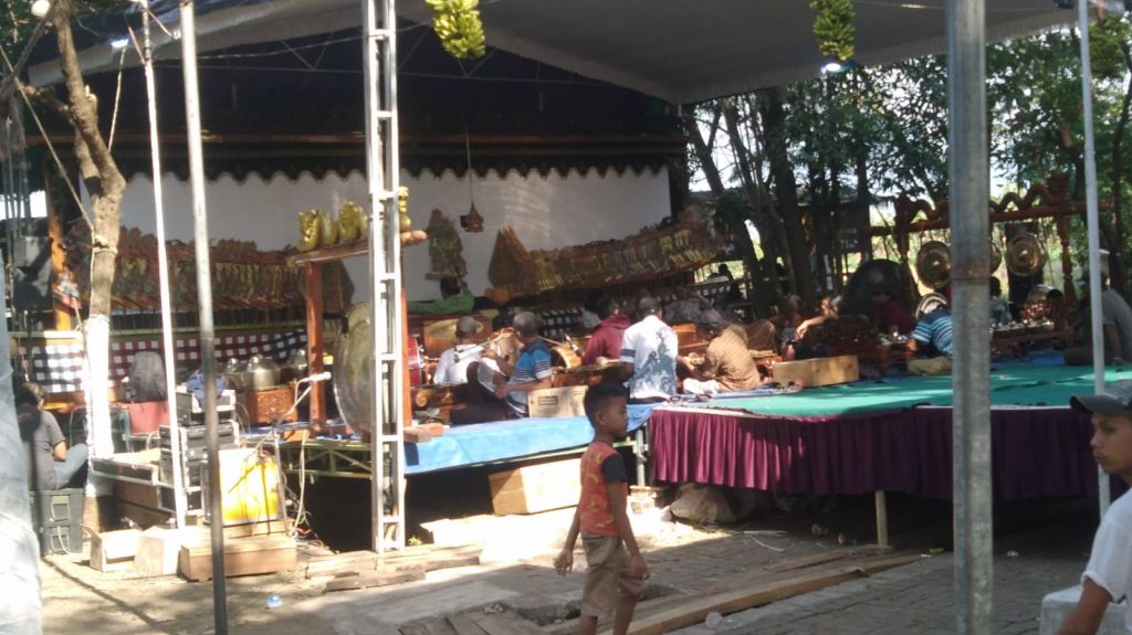 Pagelaran wayang kulit di Desa Pungging