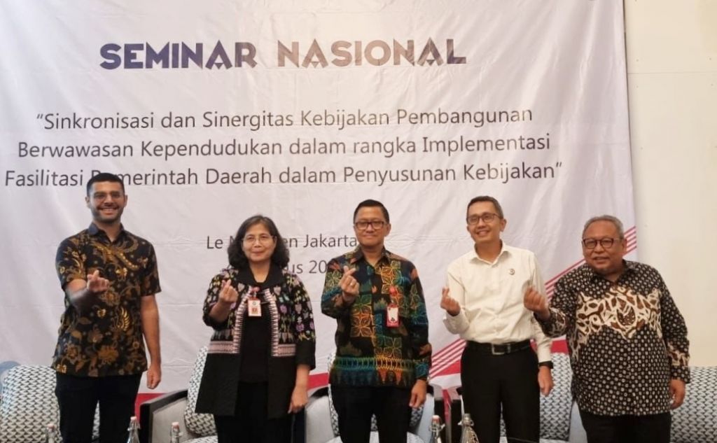 Seminar Nasional Sinkronisasi dan Sinergitas Kebijakan Pembangunan Berwawasan Kependudukan dalam rangka Implementasi Fasilitasi Pemda