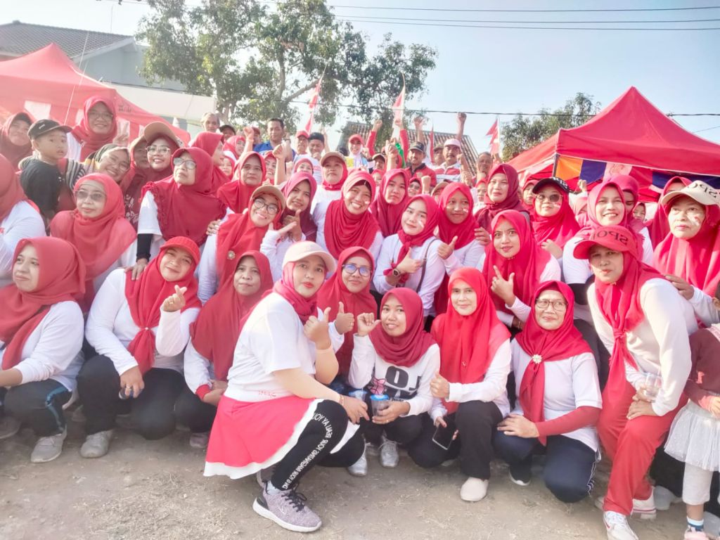 Peserta senam di Kelurahan Tunjung
