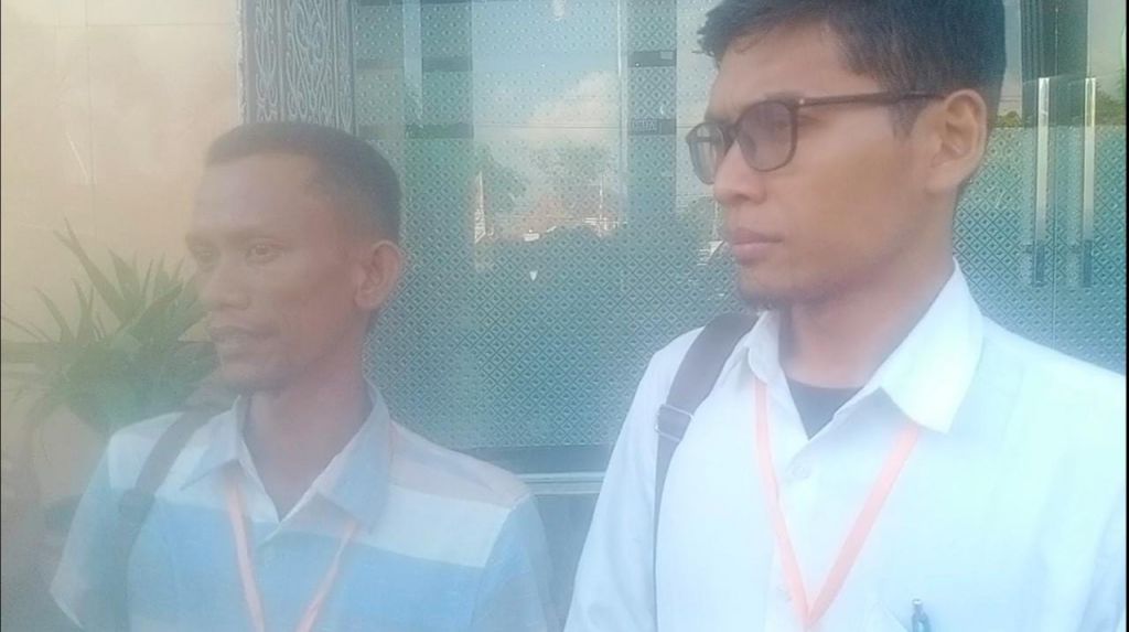 Rofii memberikan keterangan pers usai sidang